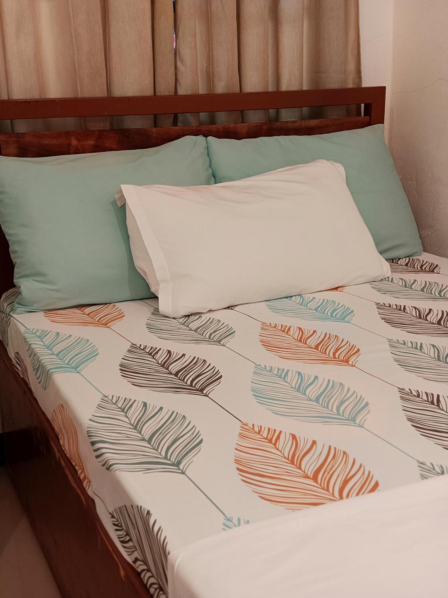 Elisha'S Guest House Coron Exterior foto
